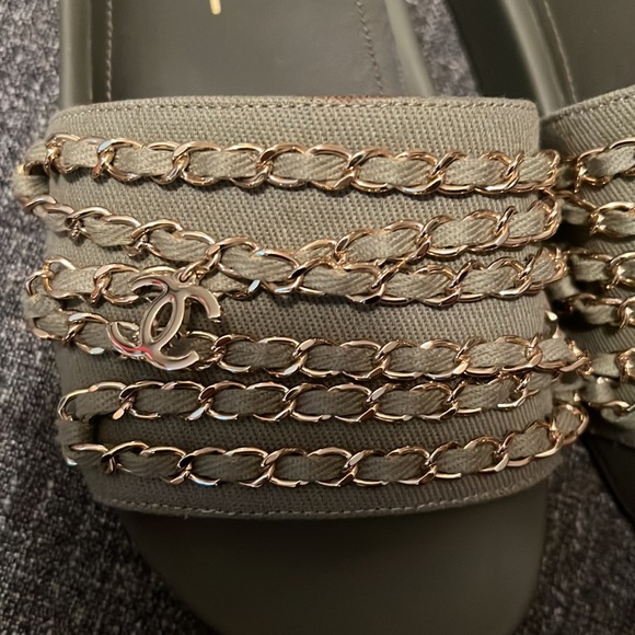 NIB Chain-Link Accent Canvas Slides Size 37 - Picture 2 of 3